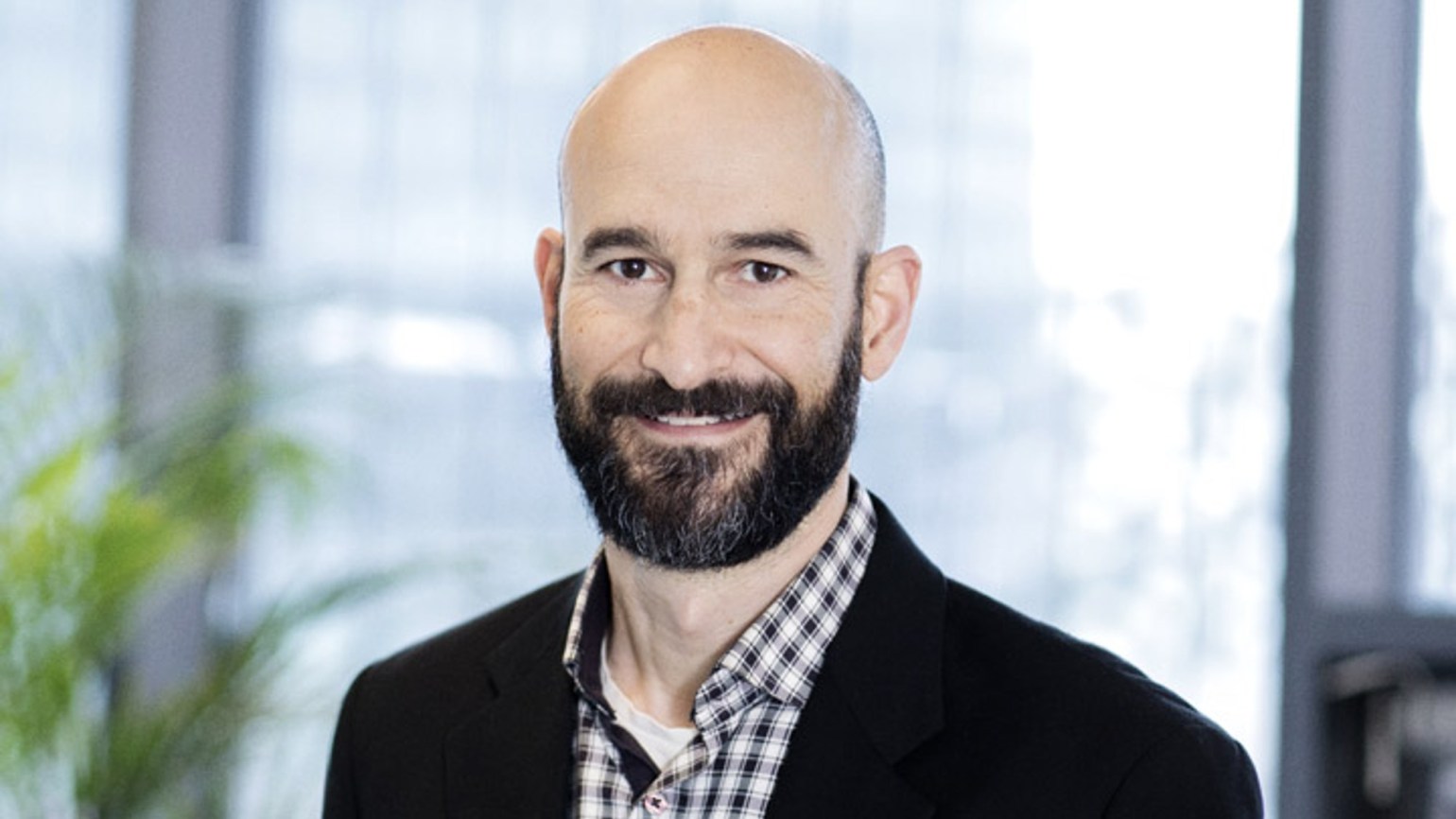 Robert-Racz_1540x866